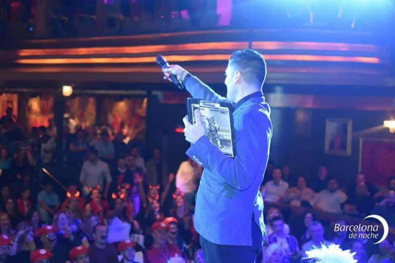 Comediante distinguido en la comedia española: Toni Faro humorista