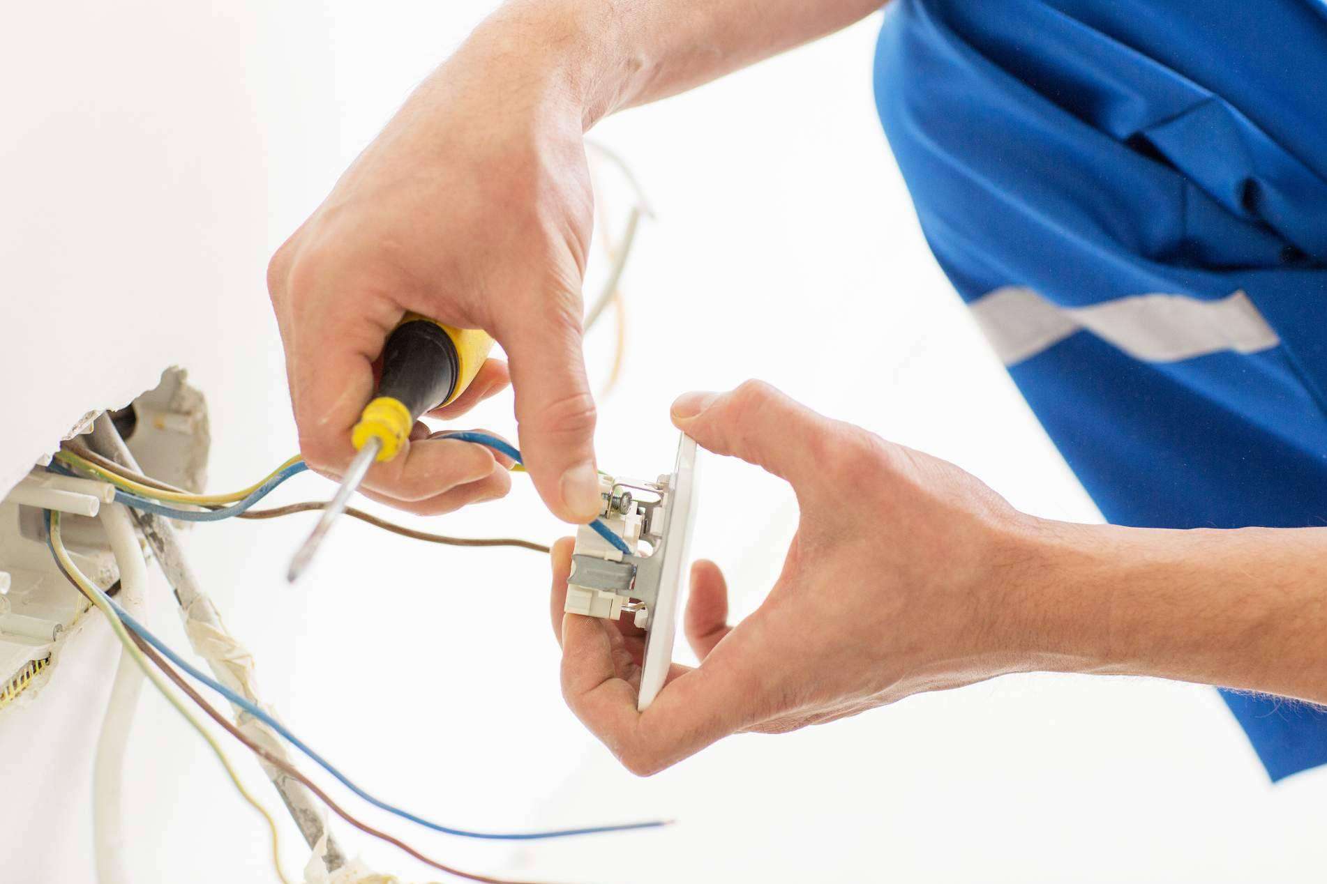 ¿Dónde encontrar una empresa para la realización de instalaciones eléctricas?: Ecoluz Instalaciones