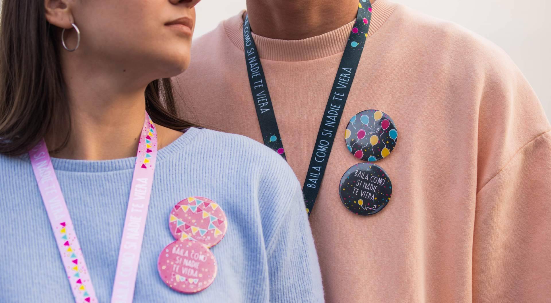 Para regalos especiales, los lanyards personalizados de Presume y Punto son una buena opción