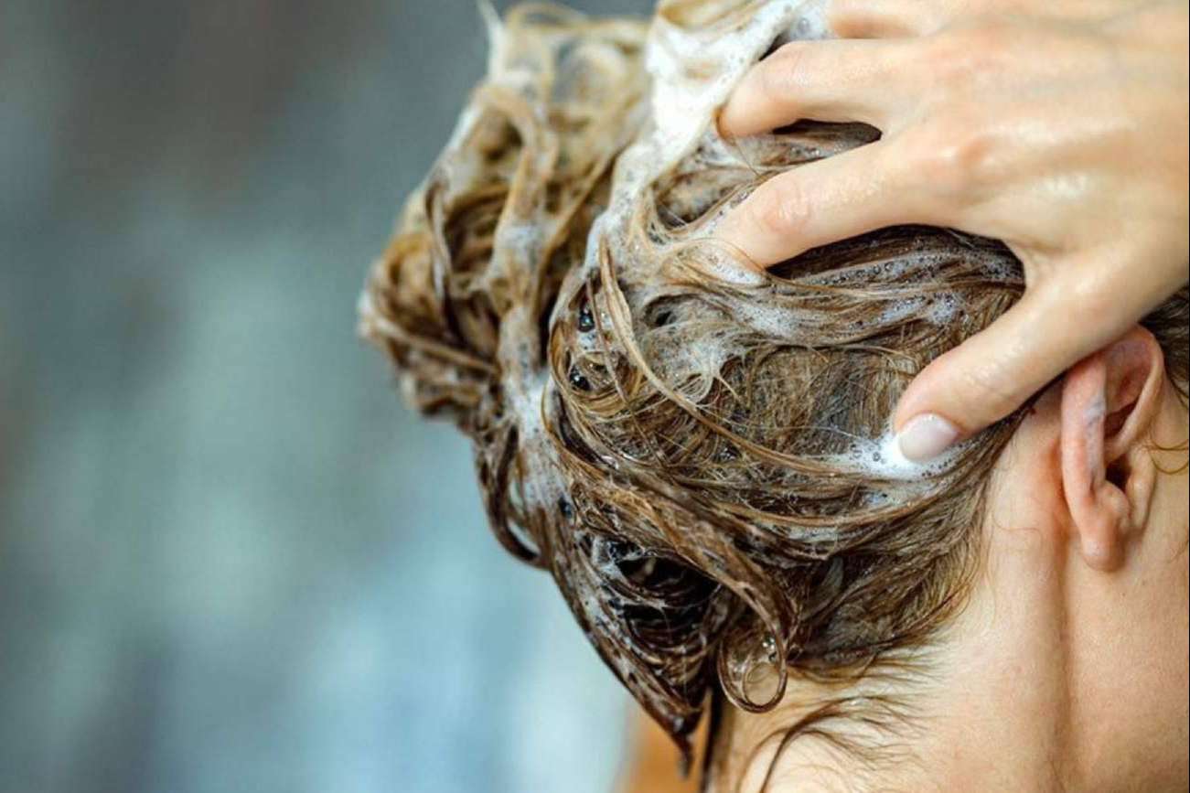 ¿Qué ofrece el kit de productos de Toni & Guy para reparar el cabello después del verano?