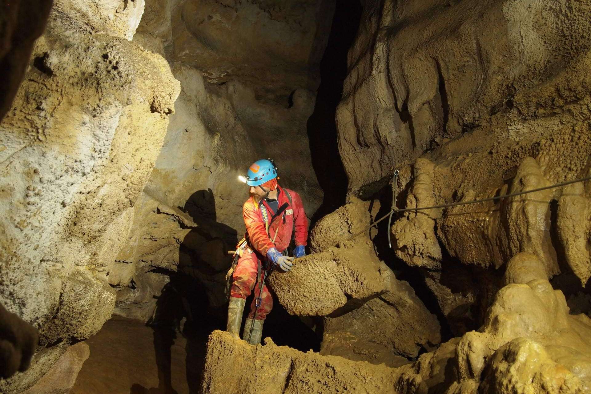 Aventuras con Vertical Challenge: una de las mejores formaciones en espeleología
