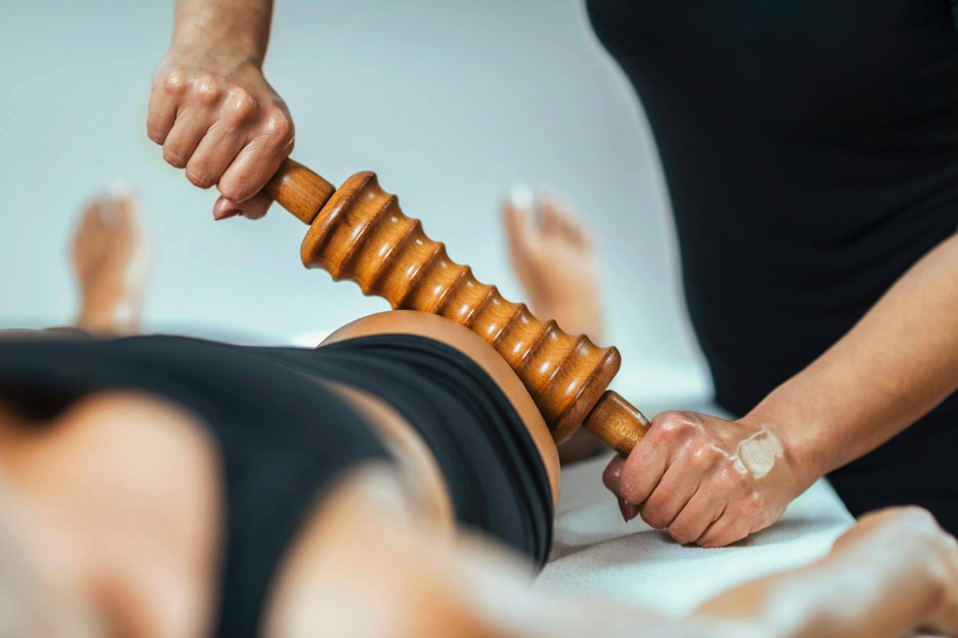 Tratamiento de maderoterapia corporal en Crina Rus Beauty Center
