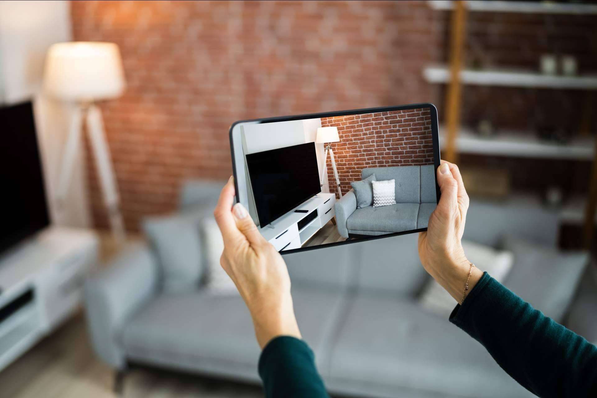 Pasear por todas las estancias de una propiedad de forma virtual es posible con la plataforma digital el Tour Matterport 3D de Cano & Pujol