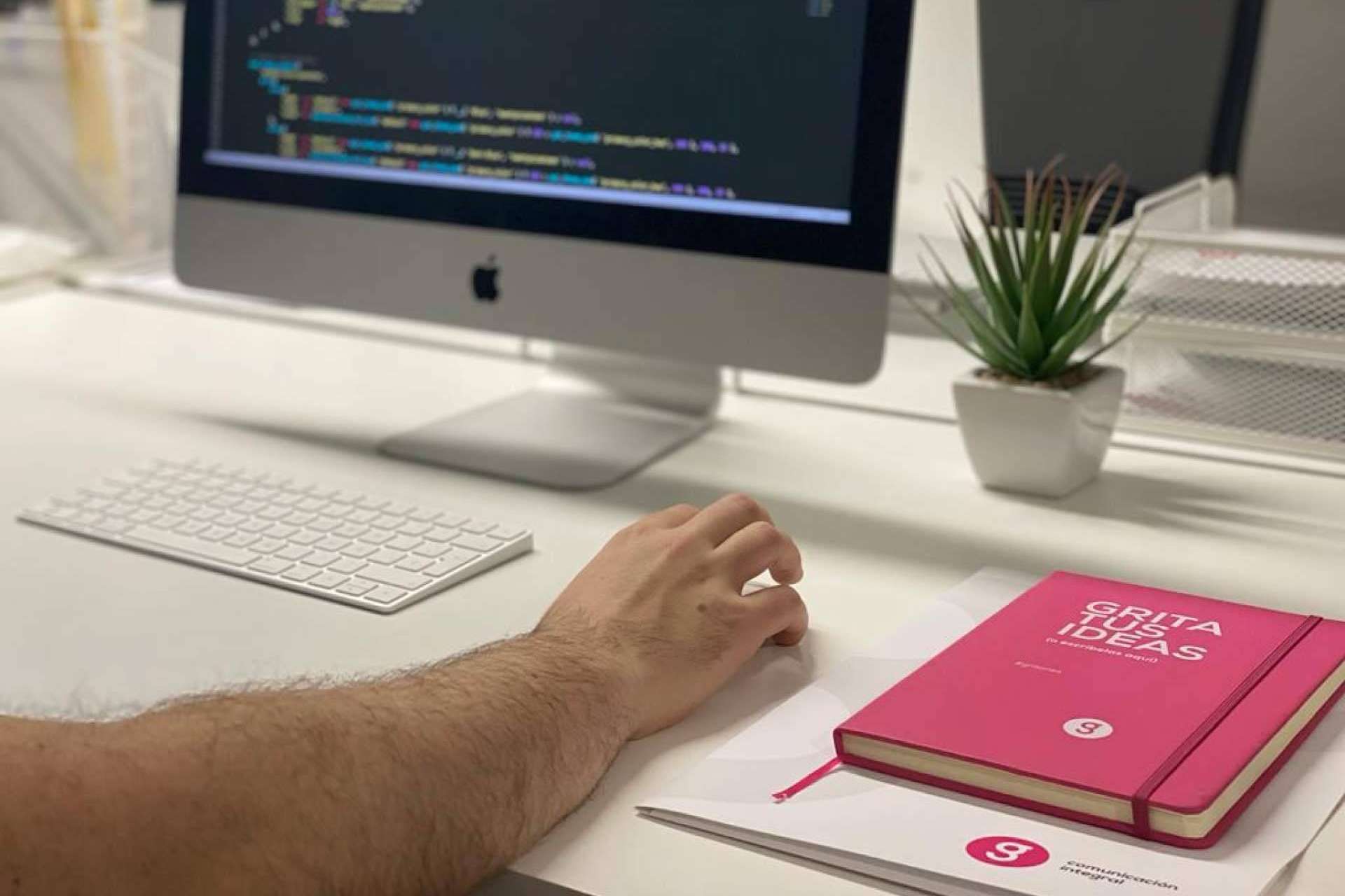 Conseguir el éxito en internet es posible gracias al diseño web de Gritovisual, premiados con el Certificado Empresa Digna de Confianza