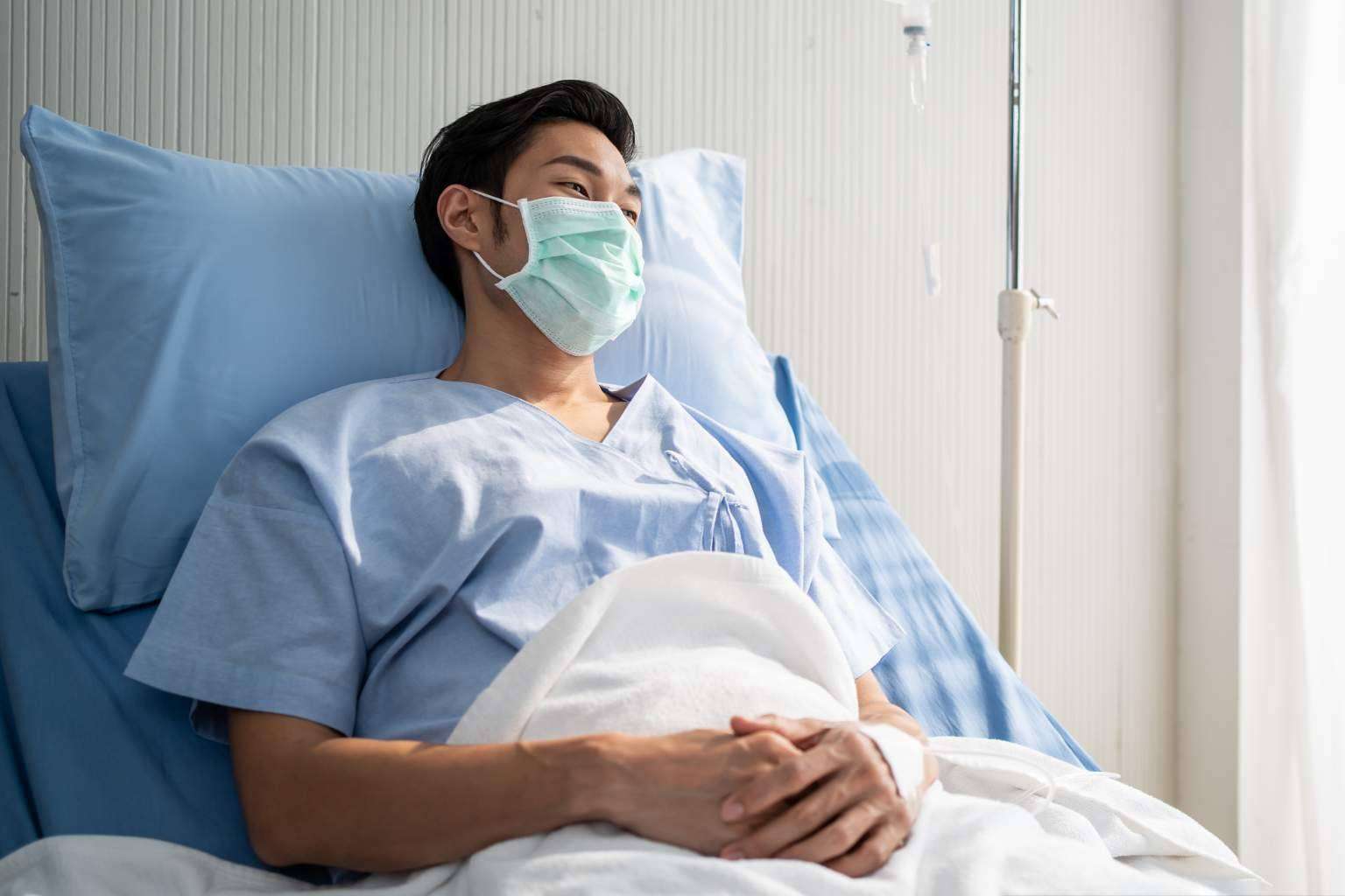 Maldita Hernia ofrece camisones hospitalarios