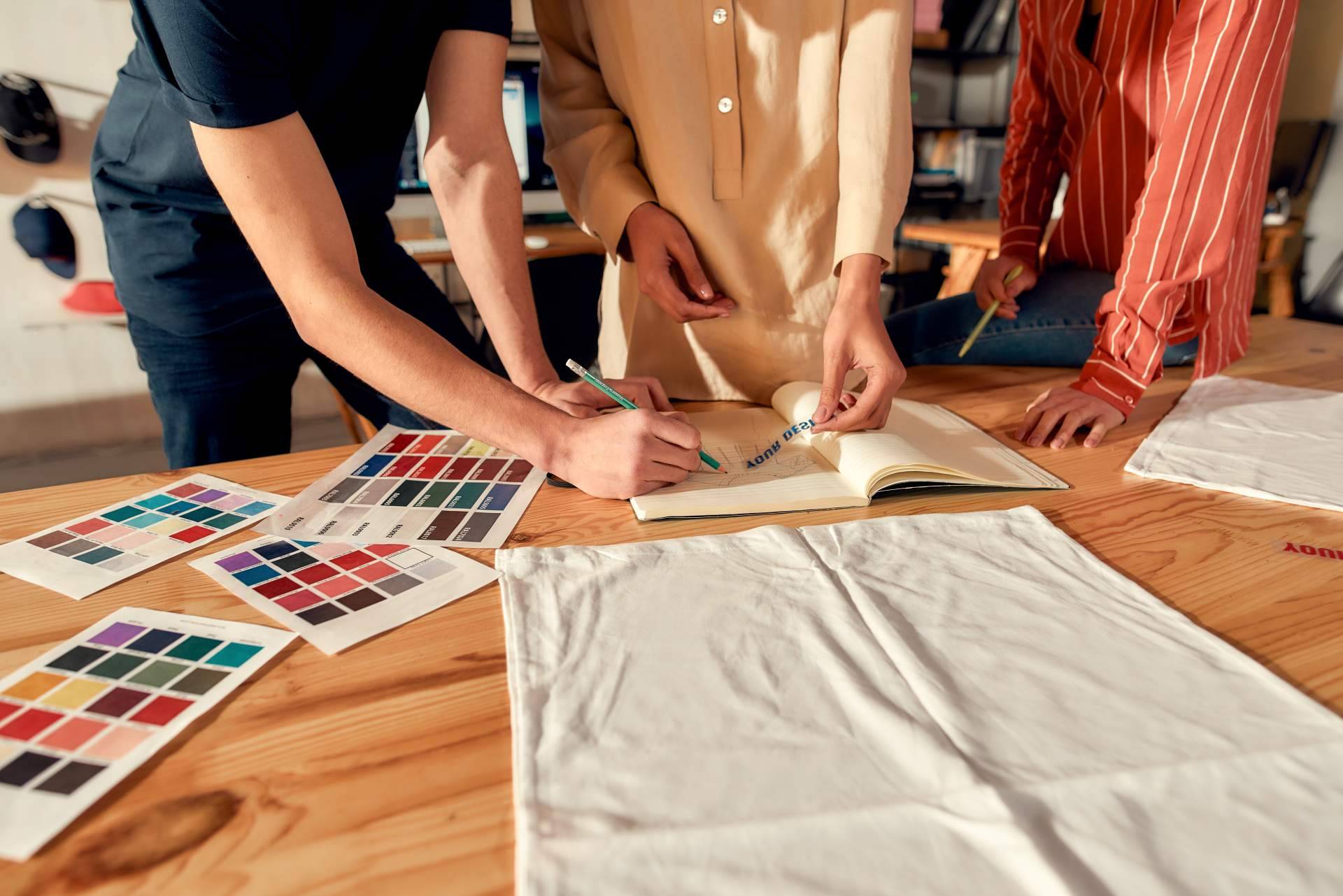 Srflye ofrece ropa personalizada para empresas