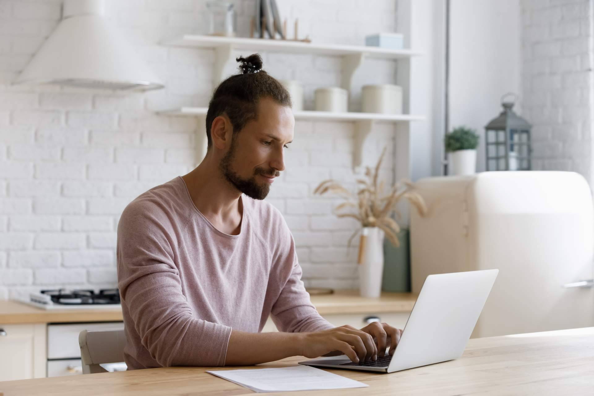 ¿De qué forma se pueden conseguir clientes en internet sin riesgo?