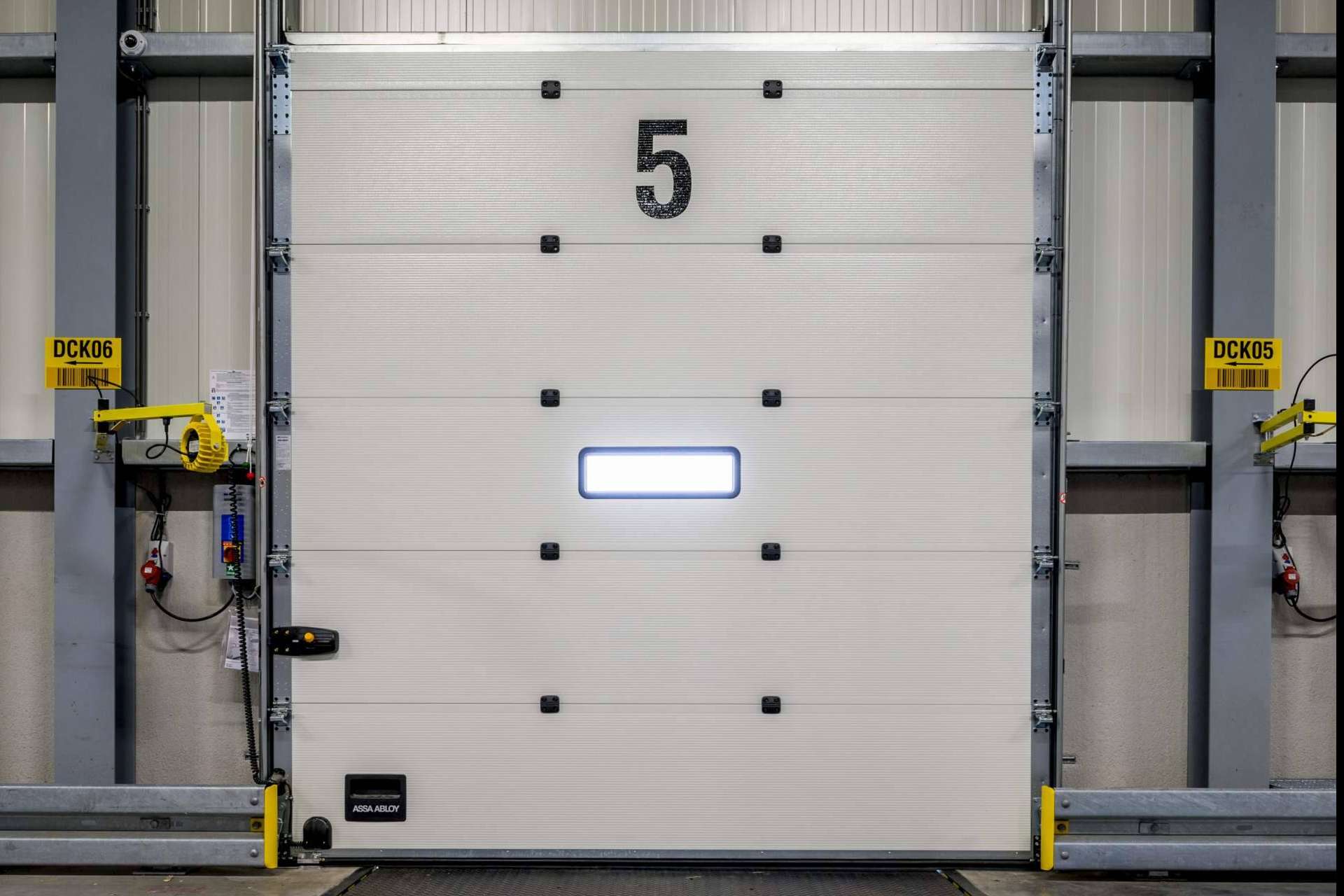 El sector logístico y las puertas industriales