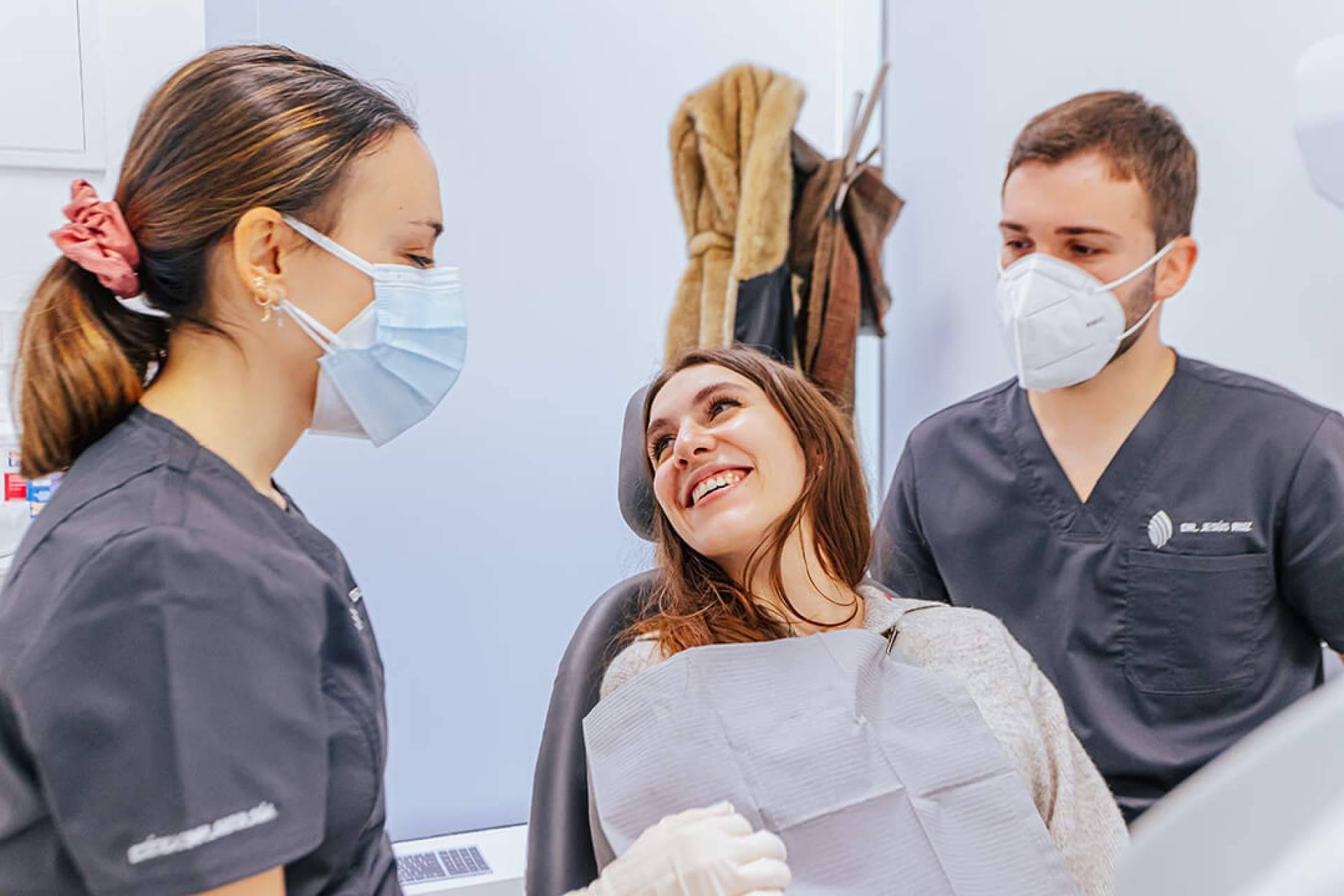 Carillas dentales en la clínica de Estética e Implantología Dental Dr. Jesús Ruz