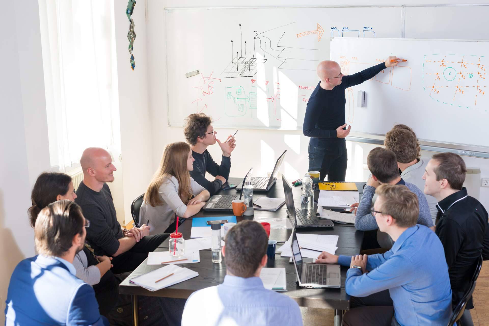 Todo lo que hay que saber de la formación bonificada para empresas con Academia Integral