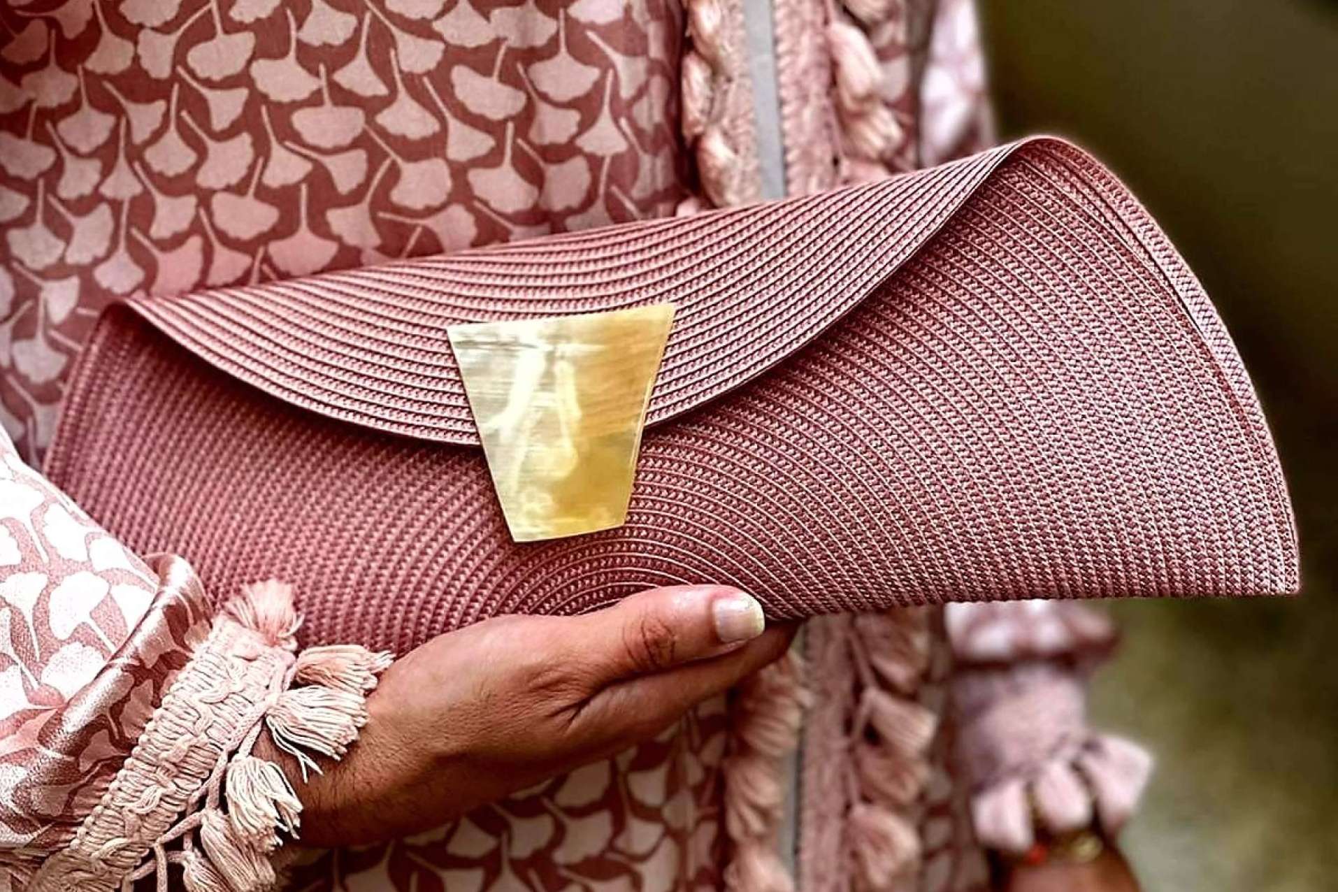 Los bolsos versátiles que ofrece Carmen Fernández Complementos