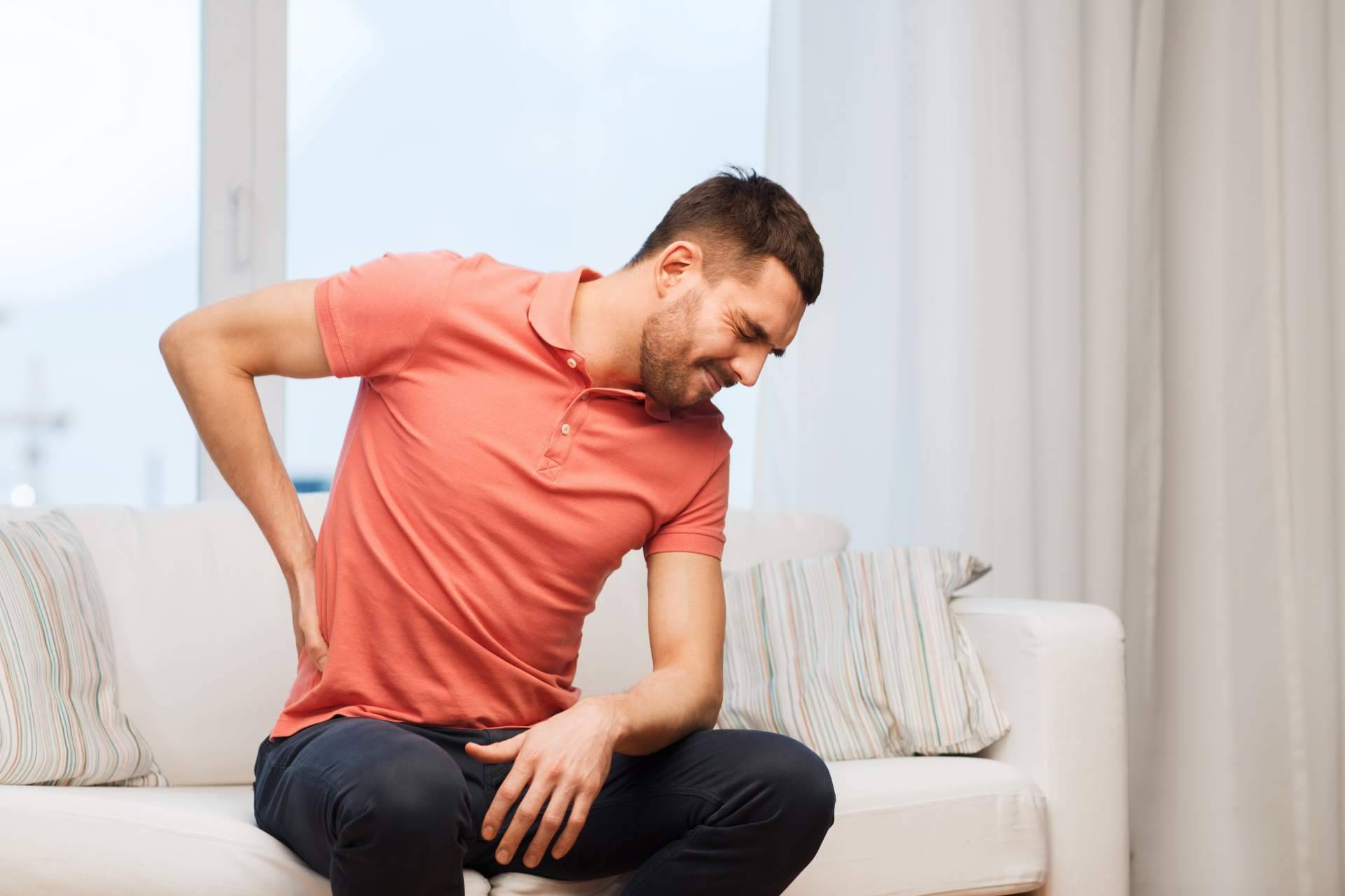 Los principales síntomas de las hernias discales lumbares y cómo tratarlas con el equipo de Biziondo