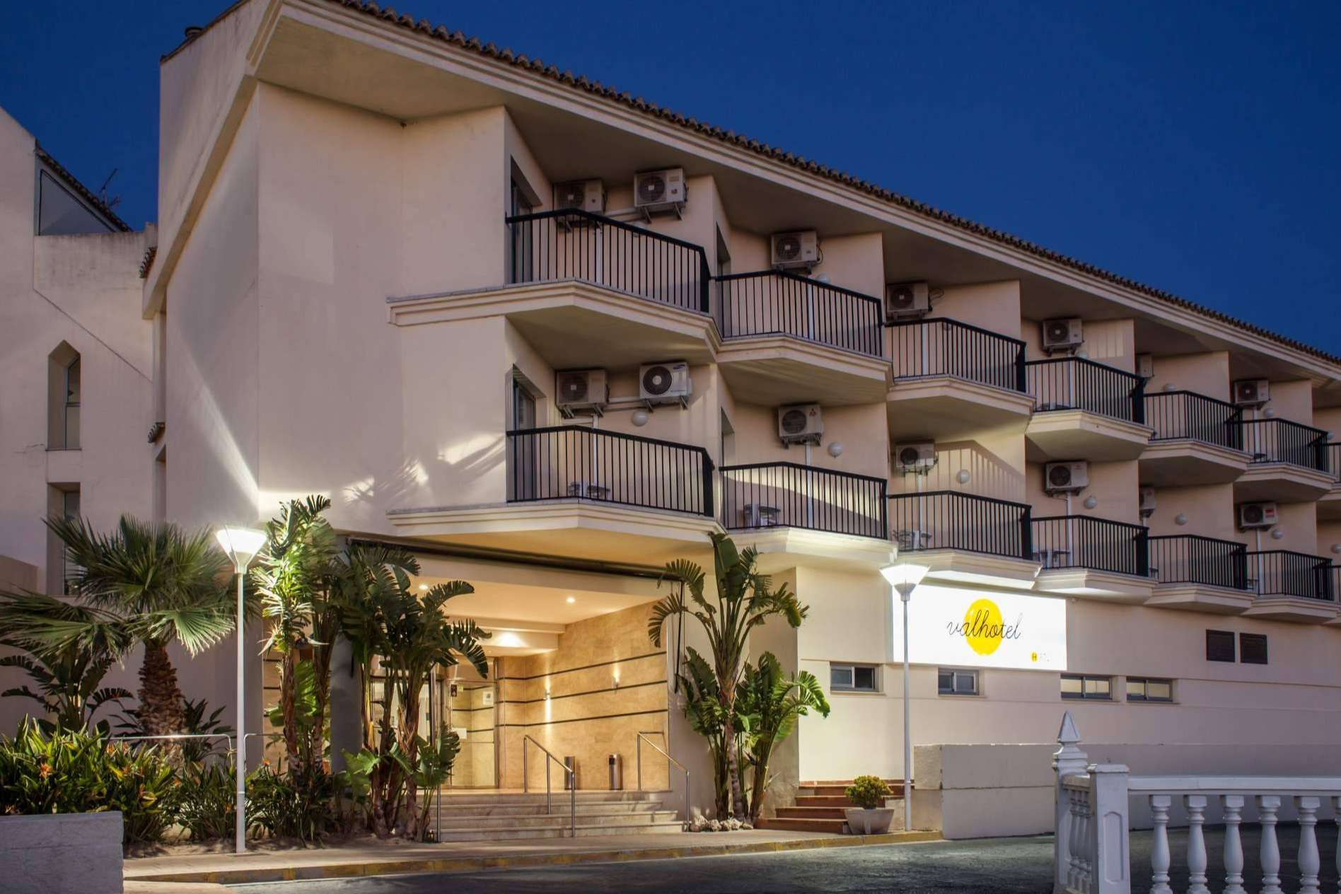Alojamiento turístico en la playa de Valencia, con Valhotel