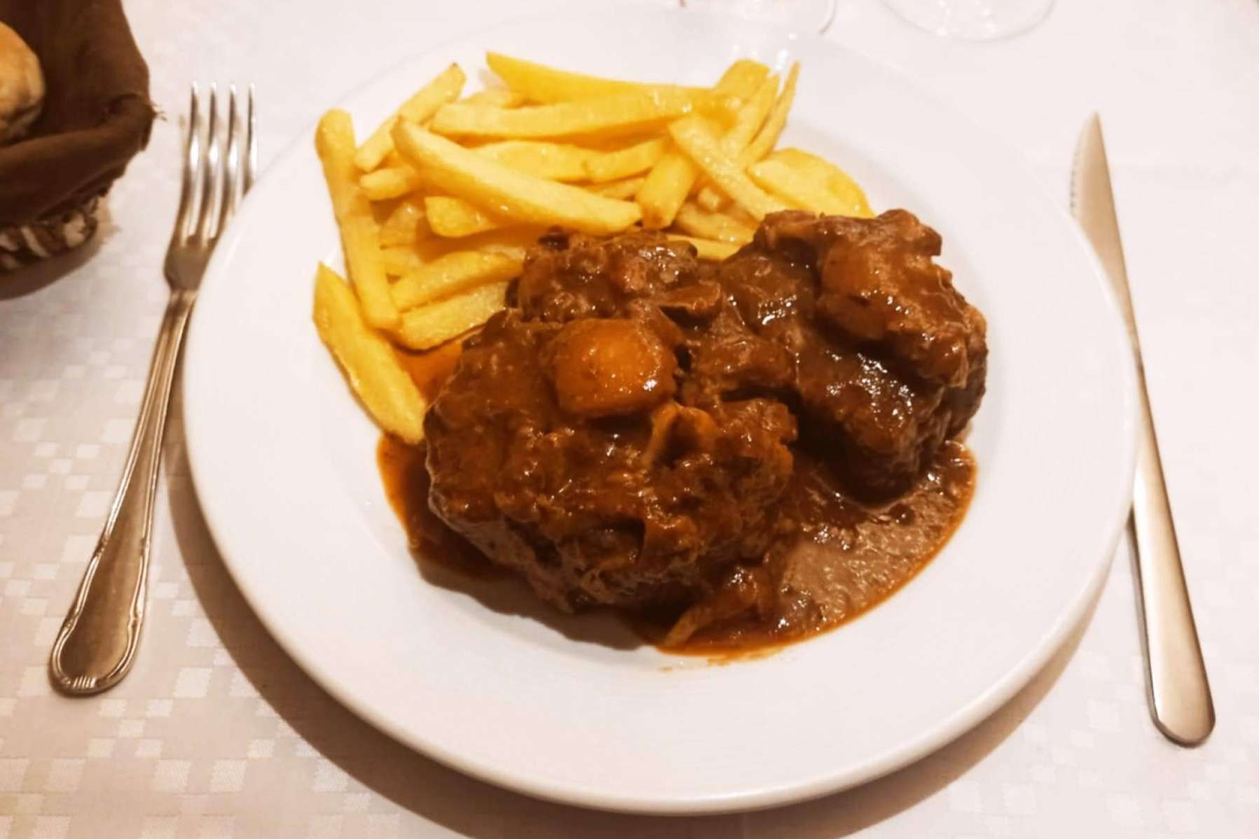 Casa Ricardo permite degustar uno de los mejores rabos de toro en Madrid