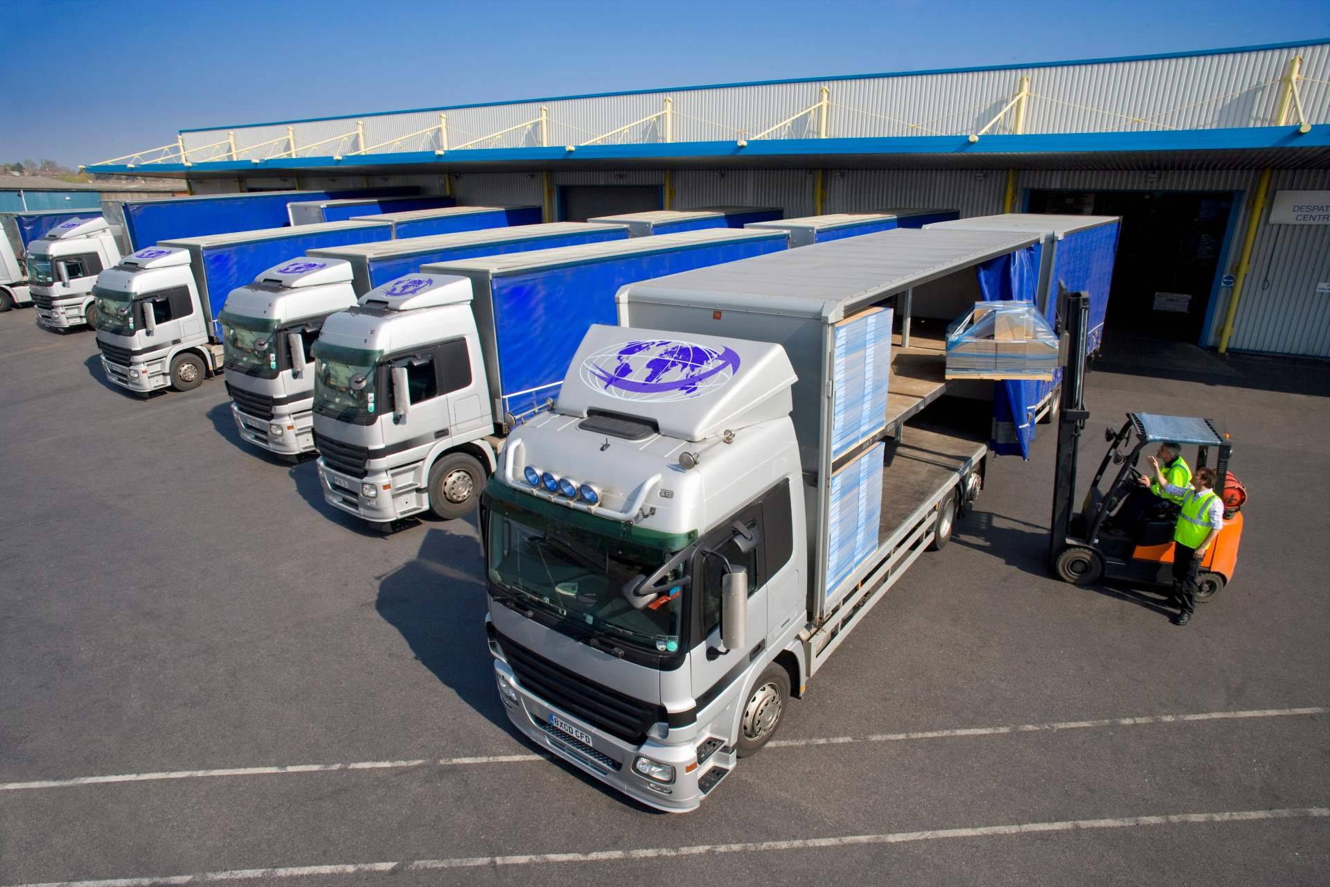 Transportar todo tipo de mercancías con Transportes Bara