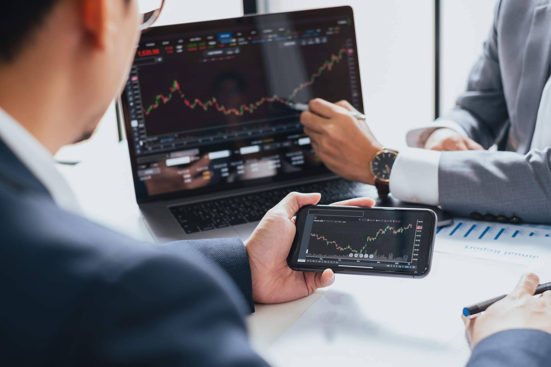 El grupo de WhatsApp de una de las mejores academias de trading para estar al día de las novedades en inversión, Área de Inversión