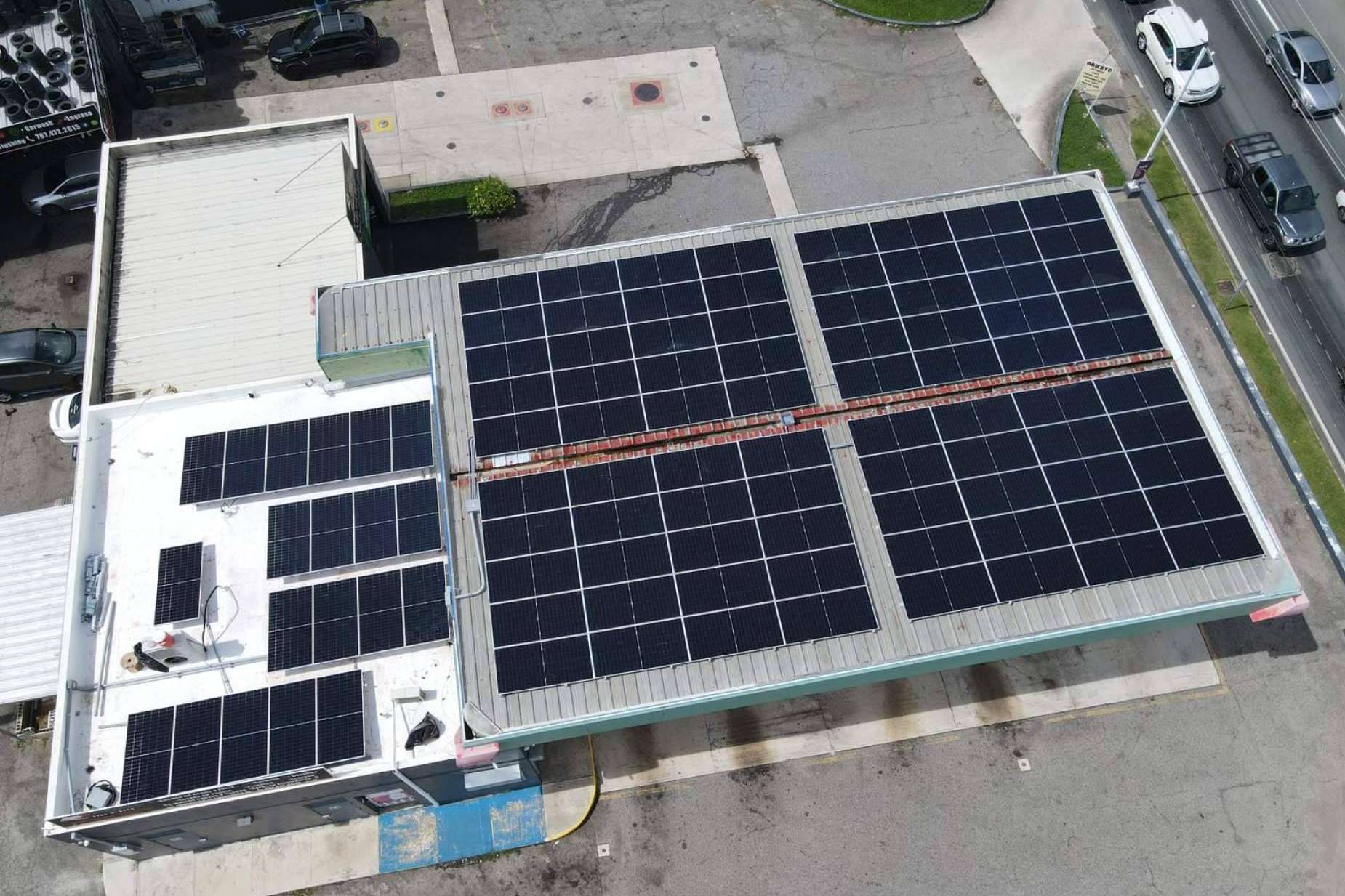 Proyecto solar en gasolineras Puma y Texaco, con reSOLient