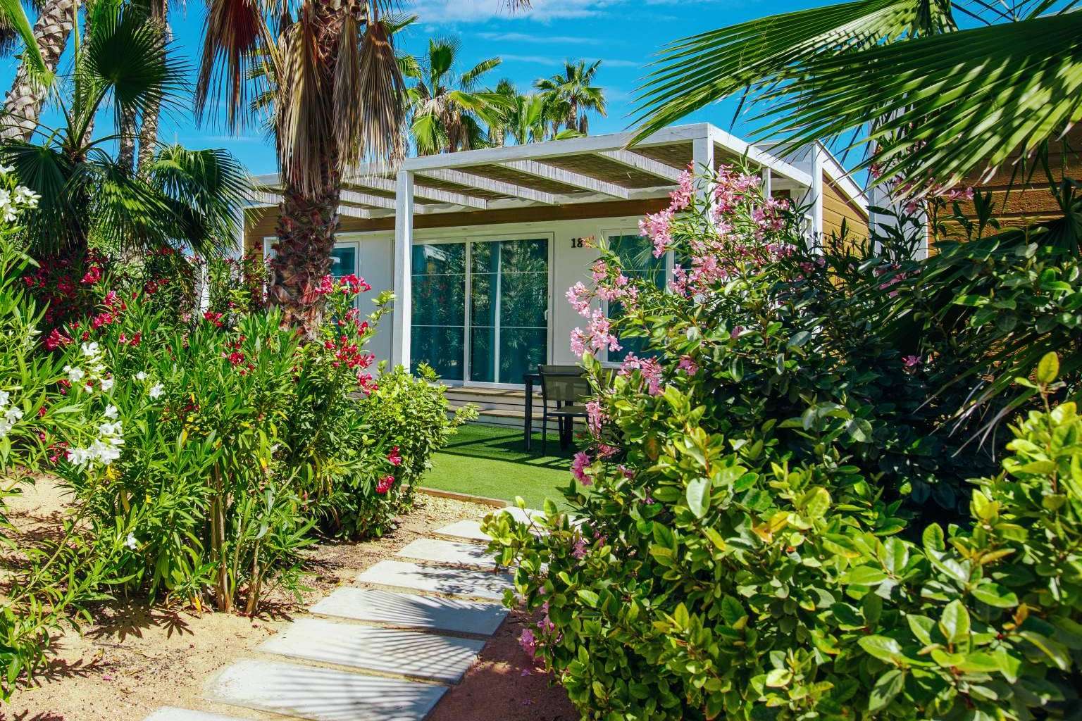 Vacaciones y escapadas en alojamientos únicos esta primavera con Alannia Resorts