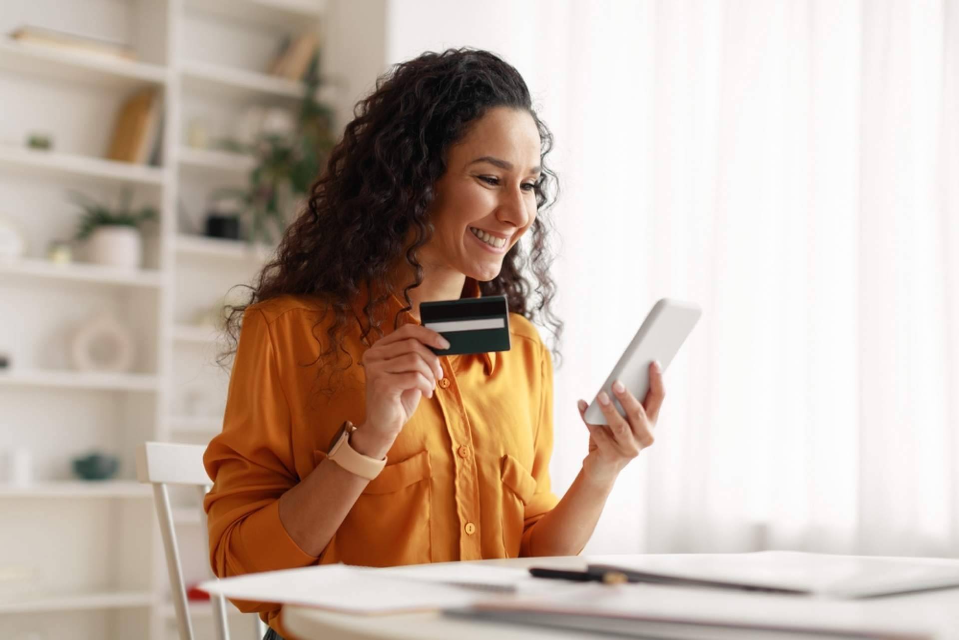 ¿Cuáles son los nuevos requisitos para la facturación electrónica y cómo hay que cumplirlos utilizando el Kit Digital?
