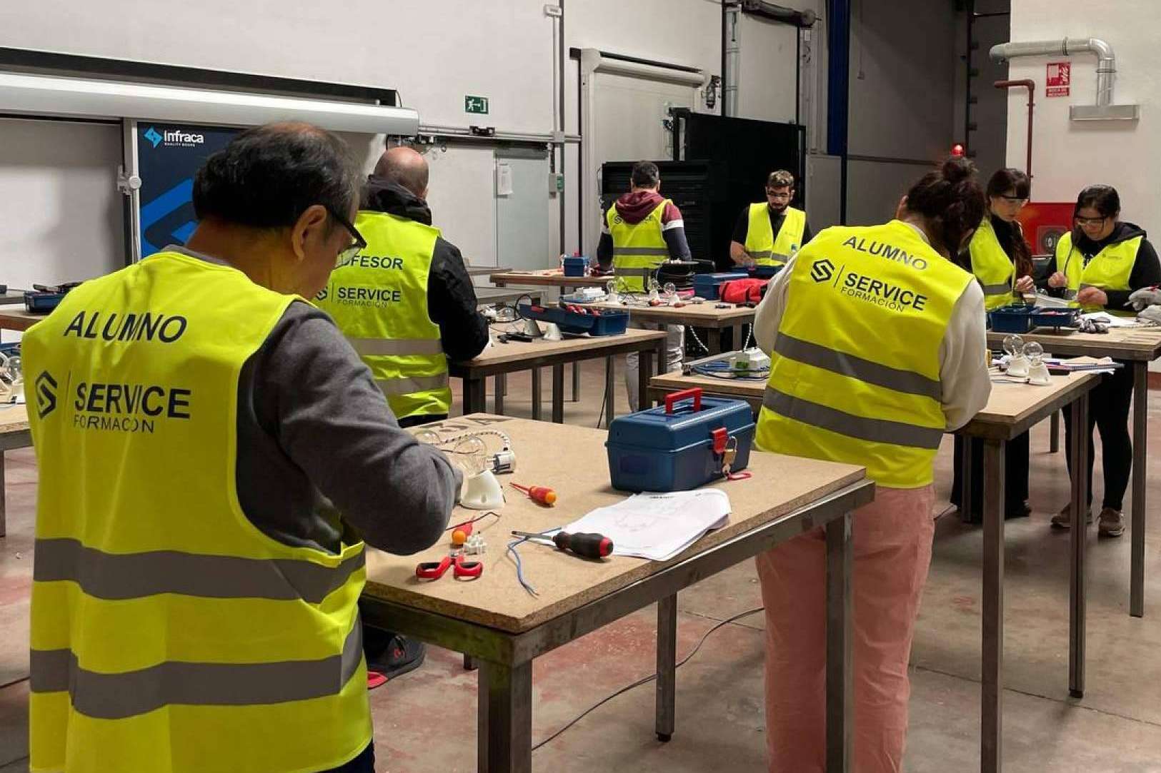 Servicedoor Formación, formación humana y profesional acorde con el mundo académico y laboral