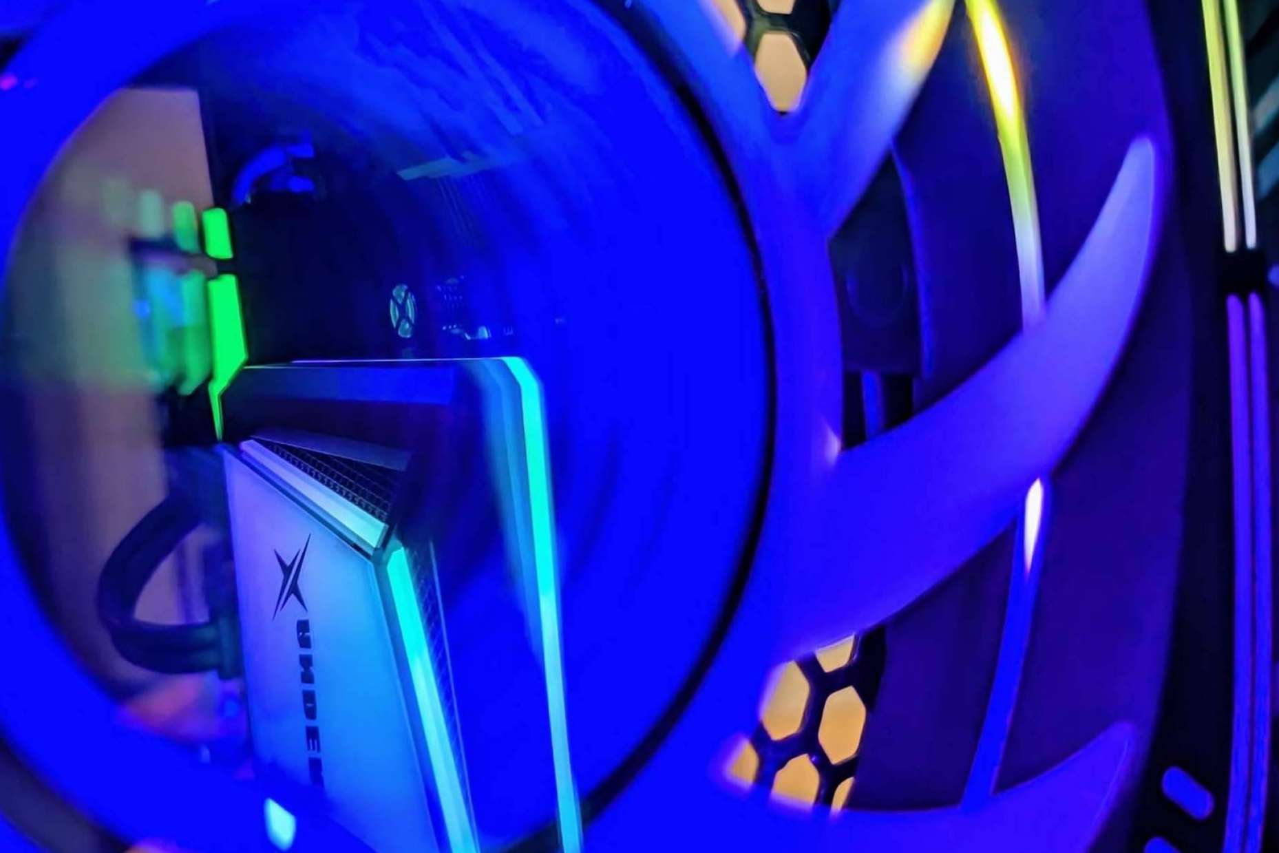 Izana Electronics; Innovación en Refrigeración para PC