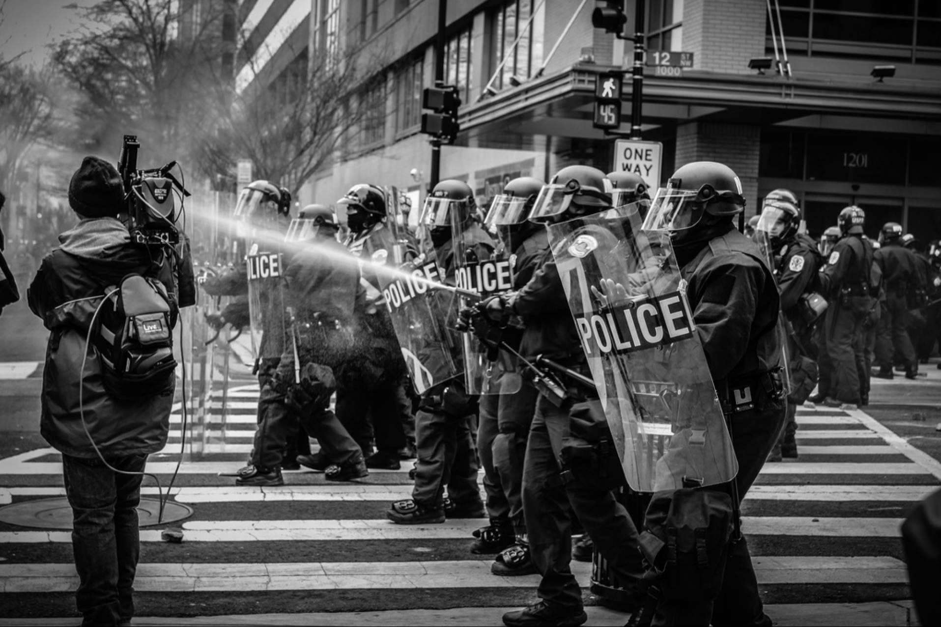 Tienda Shoke, un referente para la adquisición de material y equipamiento antidisturbios