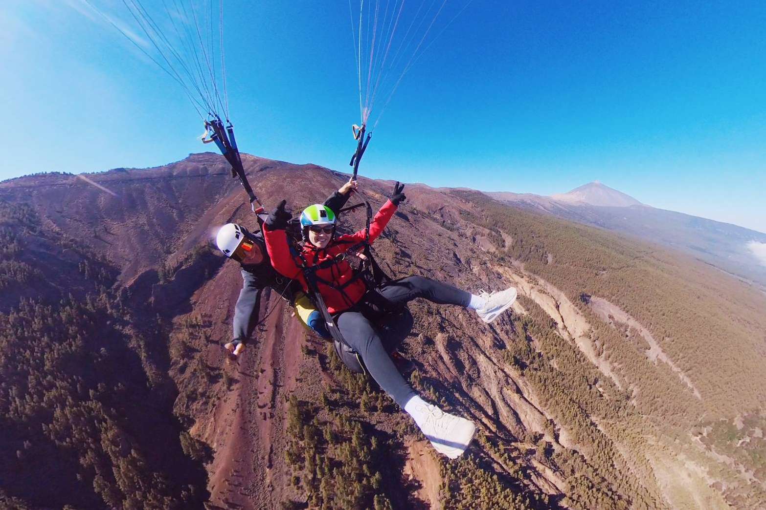 La experiencia de volar en parapente biplaza en Tenerife con Enminube Parapente