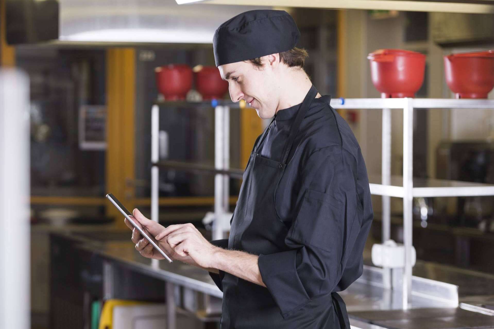 Cómo la inteligencia artificial y los chatbots están revolucionando el sector gastronómico