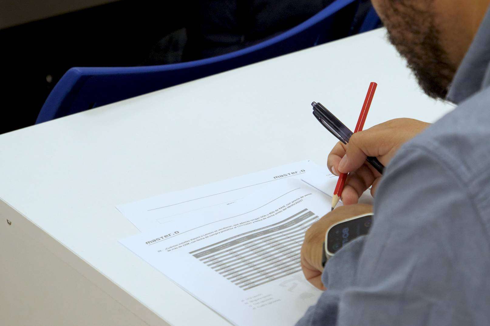 El sábado 14 de diciembre se celebró el examen oficial para las oposiciones de Administrativo y Auxiliar