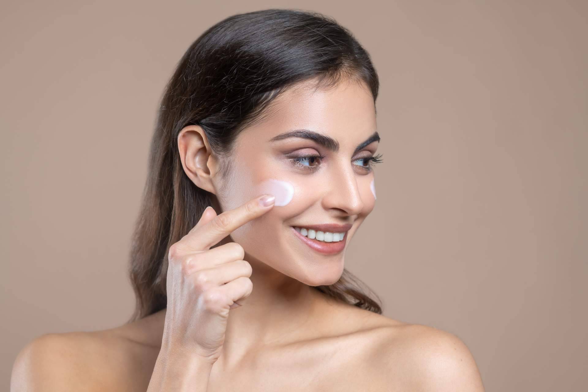 Cómo preparar la piel para el sol; Consejos y tratamientos dermatológicos esenciales en primavera