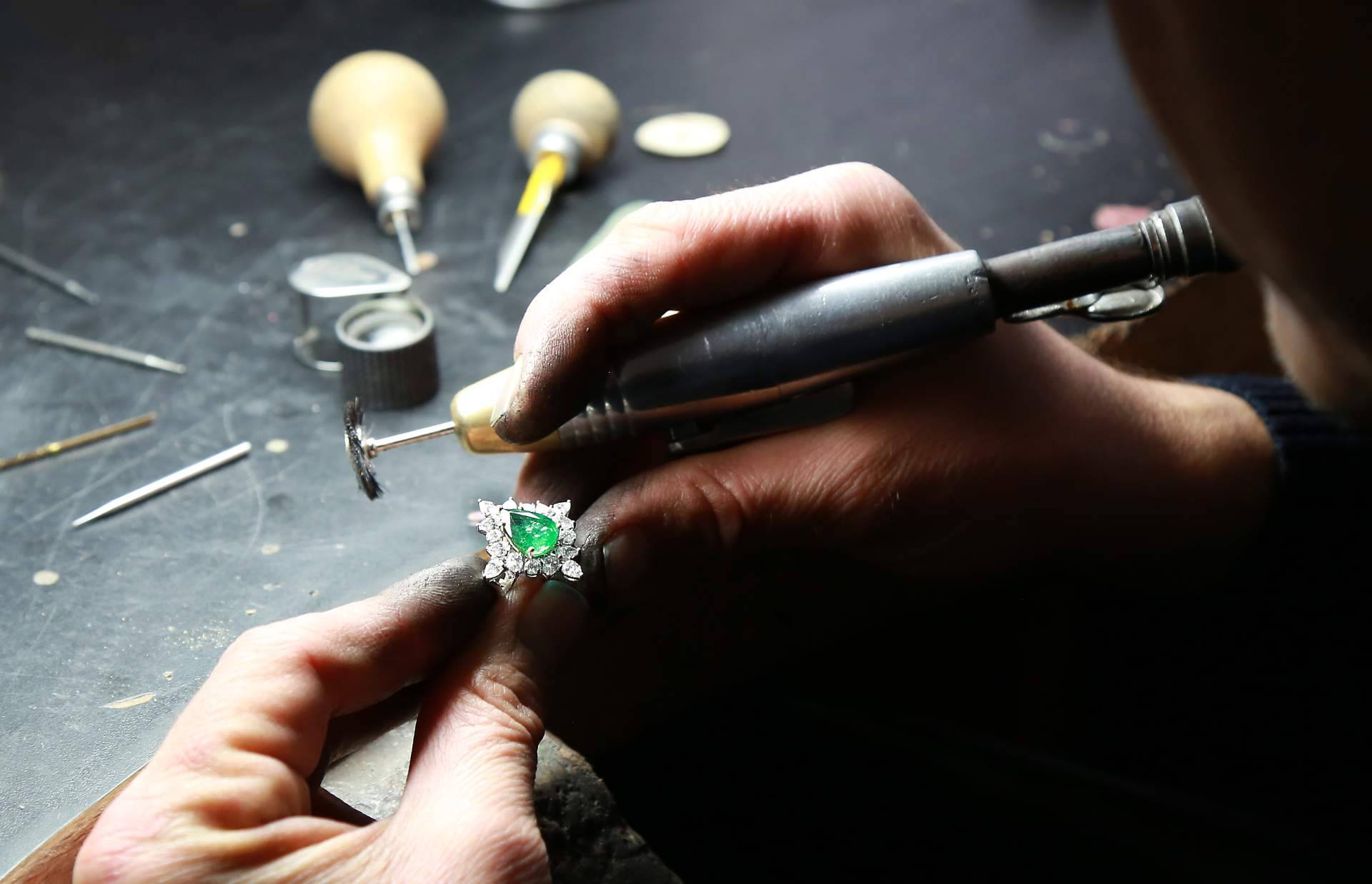 La formación en Joyería une a América Latina y Vigo gracias a la Escuela de Joyería del Atlántico
