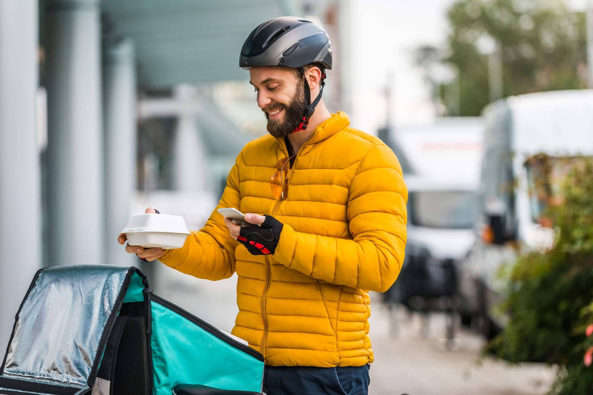 Cuando los pedidos se quedan sin repartidor; la otra cara del delivery