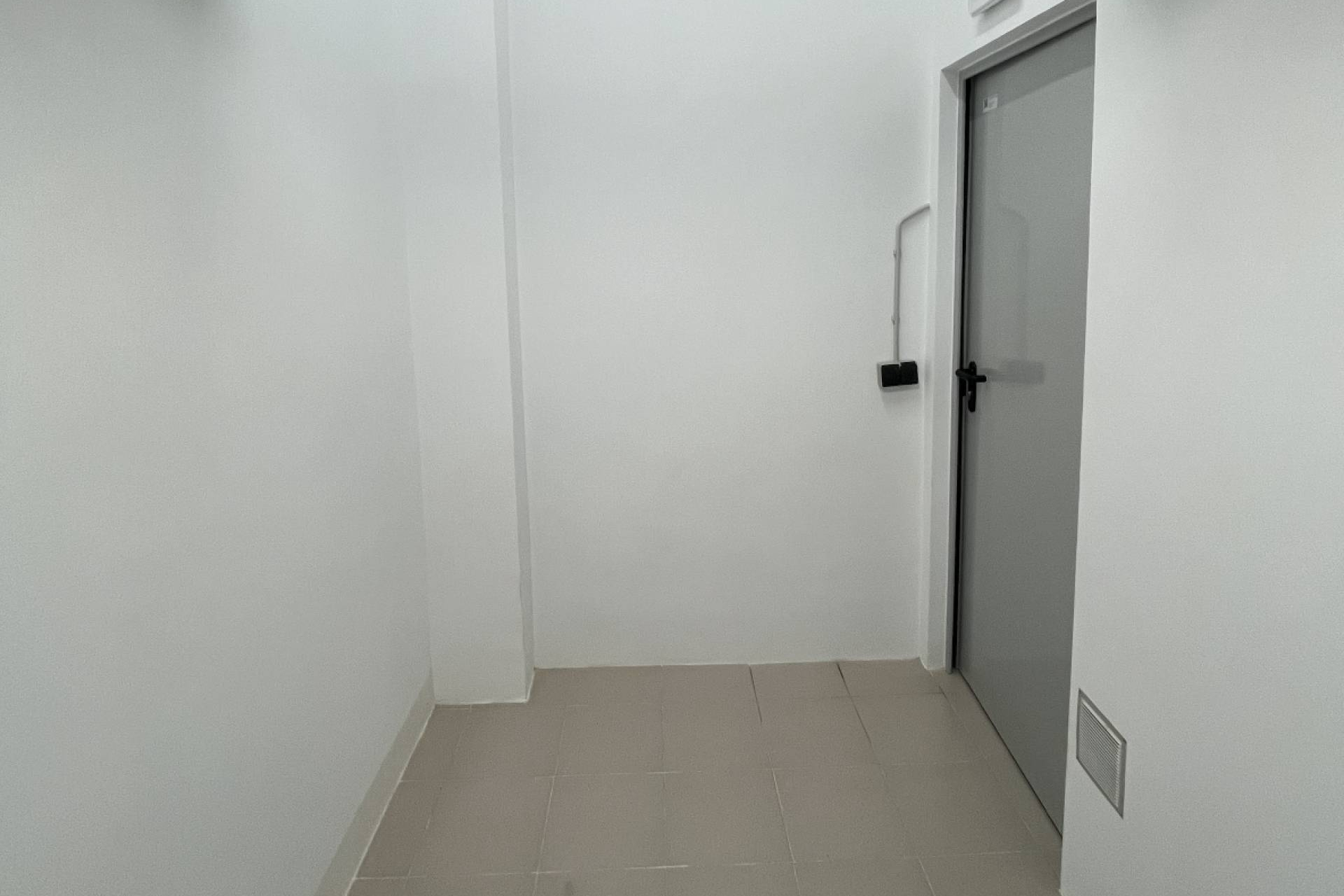 Nueva promoción de trasteros en venta en Badalona; espacios de alta calidad con acceso para vehículo