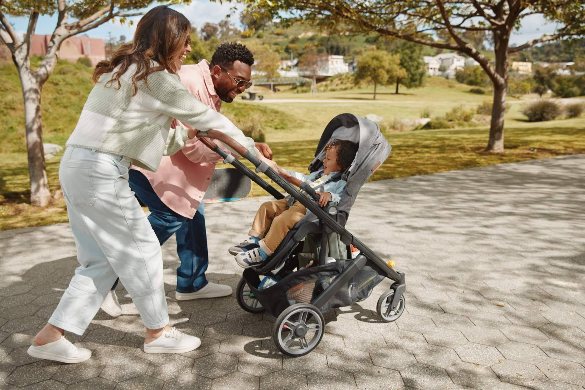 UPPAbaby revoluciona el mercado; llega el nuevo Cruz V3, el cochecito que lo emática