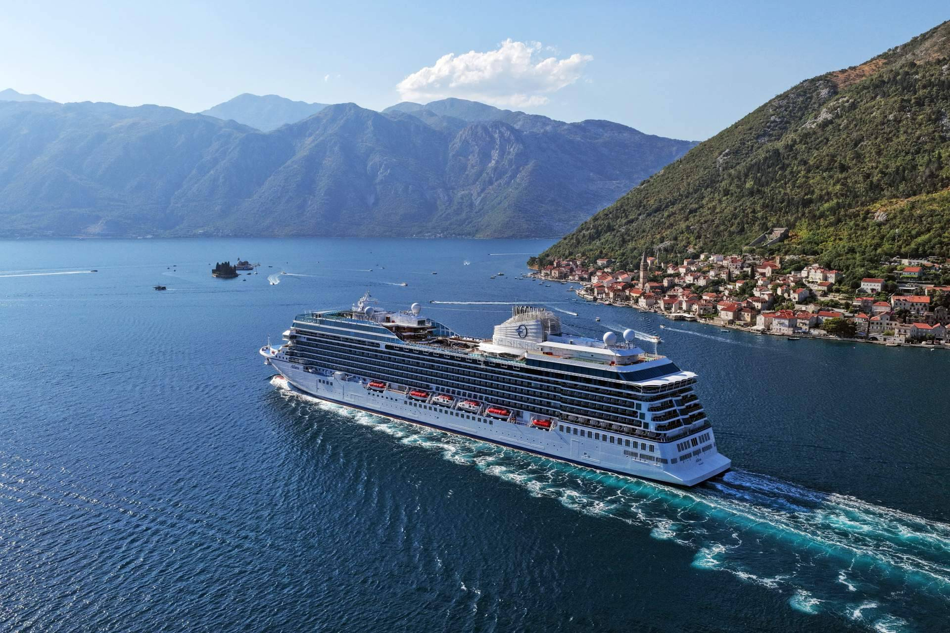 Oceania Cruises celebra el bautizo en Miami del nuevo buque, Oceania Allura