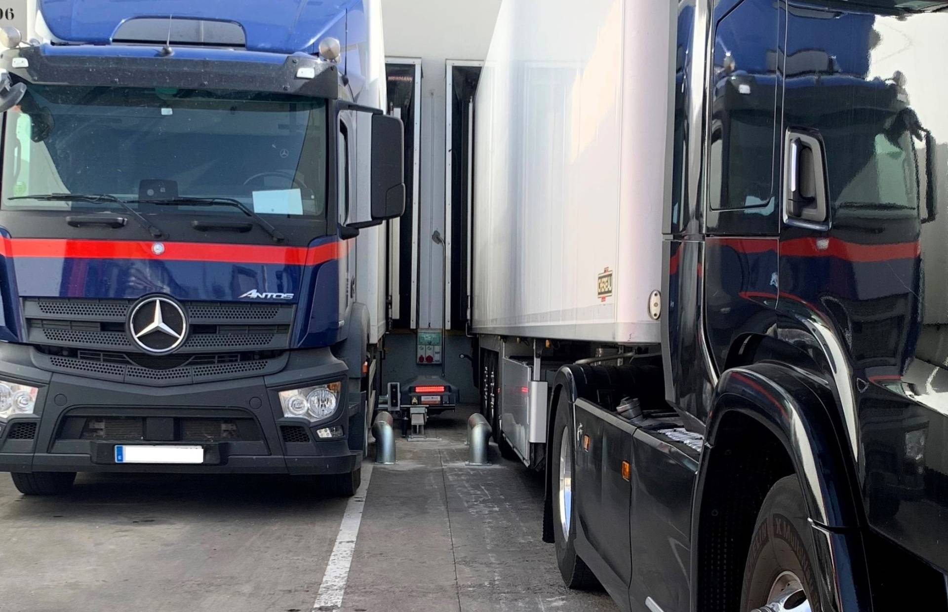 Sistemas de retención de camiones, el nuevo aliado de la seguridad logística en muelles de carga