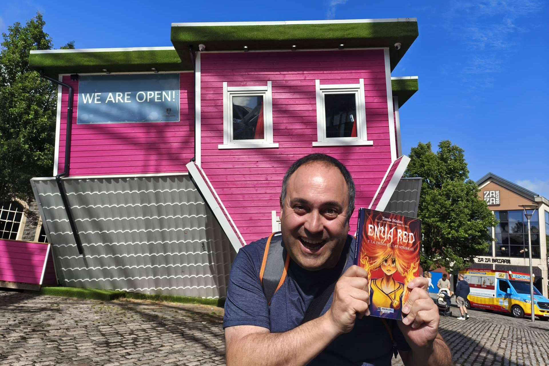 Tomás Medina lleva a Enya Red al espacio y consolida una saga literaria con reconocimiento internacional
