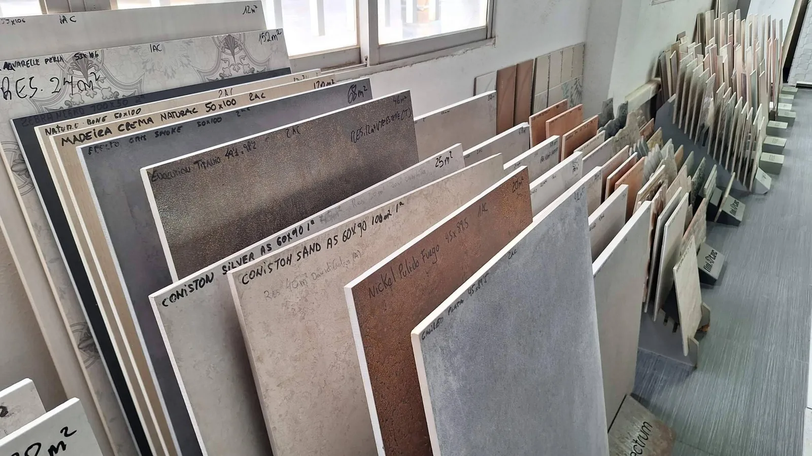 Artegres amplía su oferta de azulejos porcelánicos y revestimientos cerámicos para proyectos de todo tipo