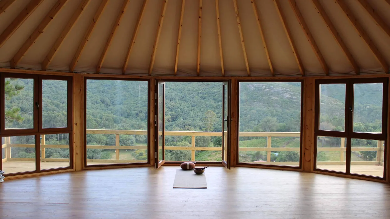Celtic Yurts; La solución prefabricada y rápida a la vivienda que se puede montar sin pedir permisos