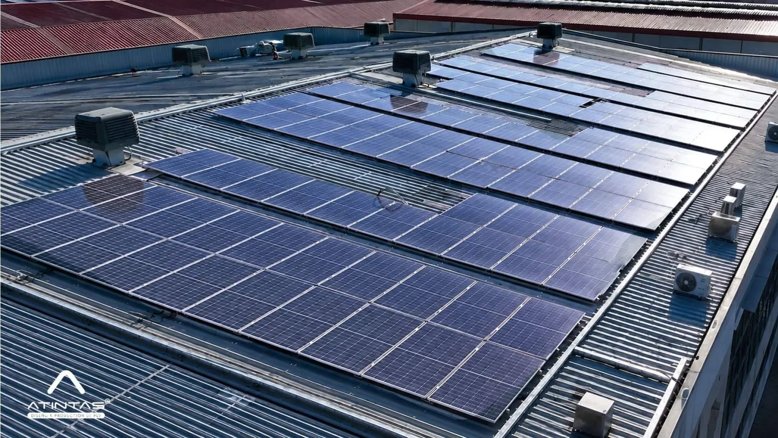 Atintas convierte la energía renovable en estándar de fabricación de PLV en España