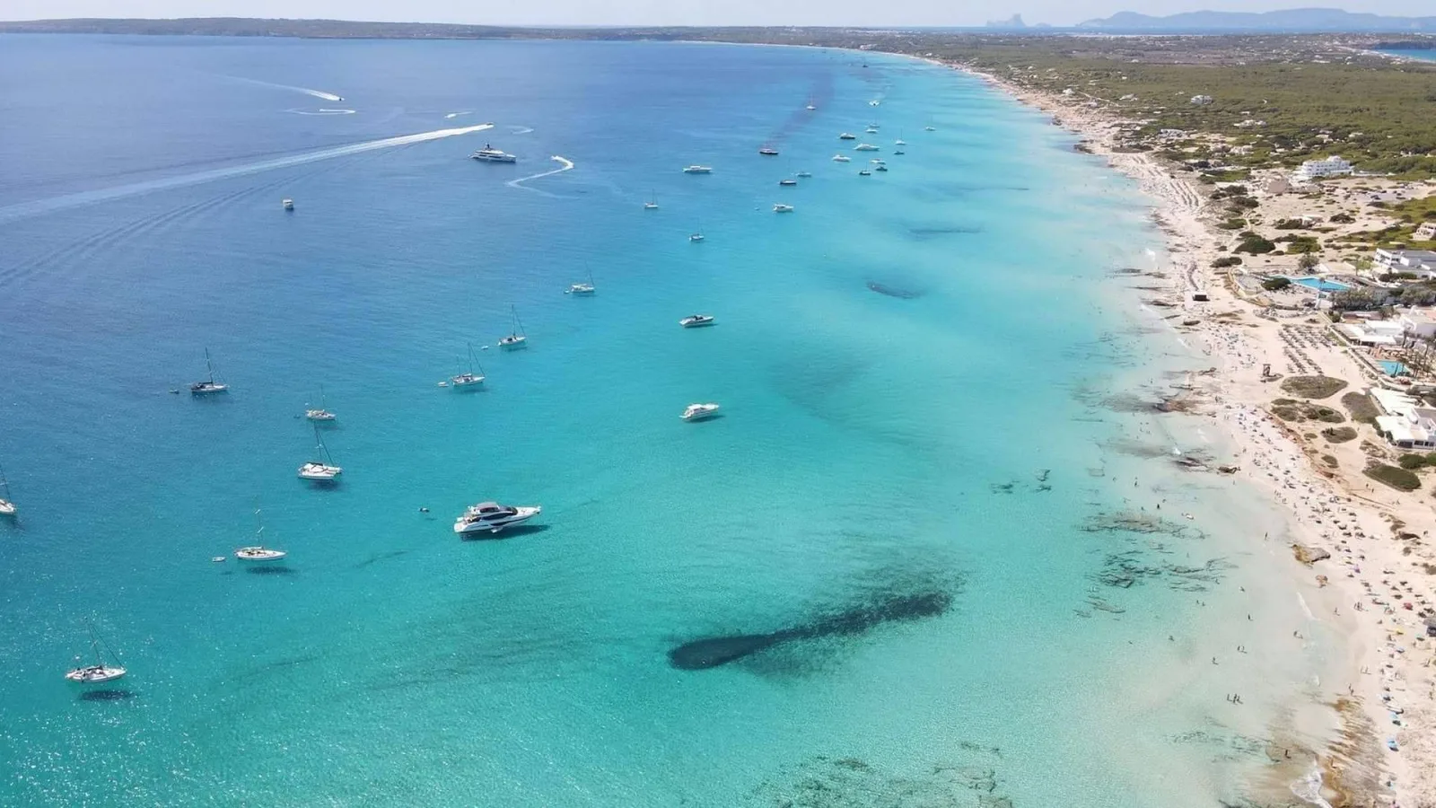 El nuevo lujo de las microvacaciones; Por qué el turista de Ibiza ahora viaja a Formentera sin planificar