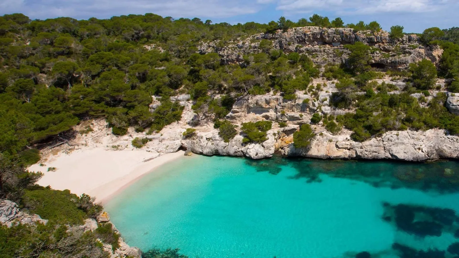 Menorca; aguas cristalinas, espacios protegidos y algunas de las calas mejor valoradas de España